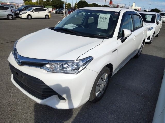 9264 Toyota Corolla axio NKE165 2016 г. (LUM Kobe Nyusatsu)